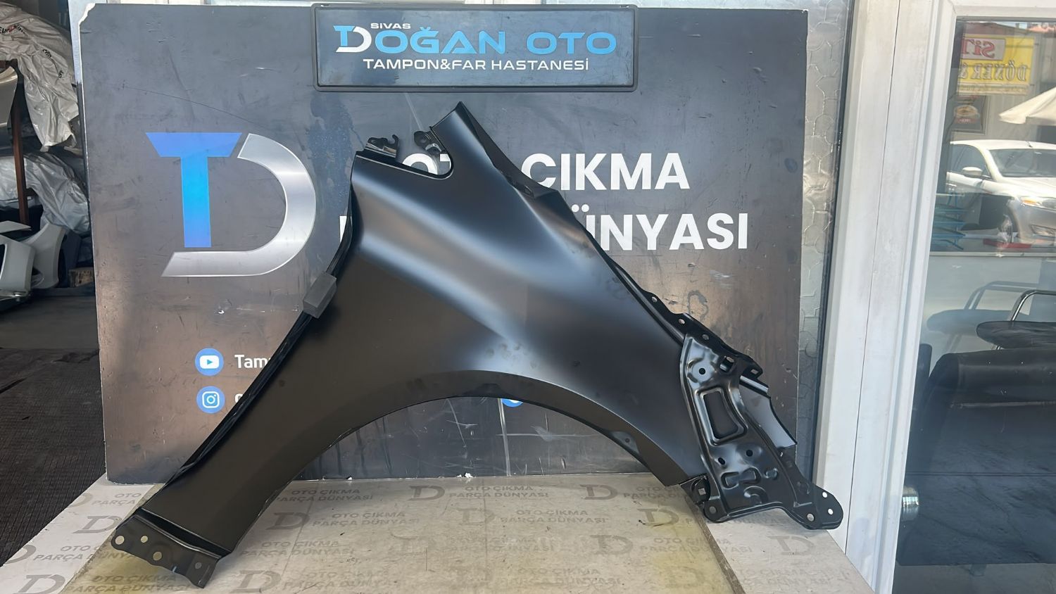 Toyota Corolla Sol �amurluk 19-24